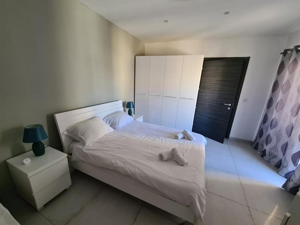 St Julians Central 2 Bedroom Apartment Saint Julian's Exterior photo